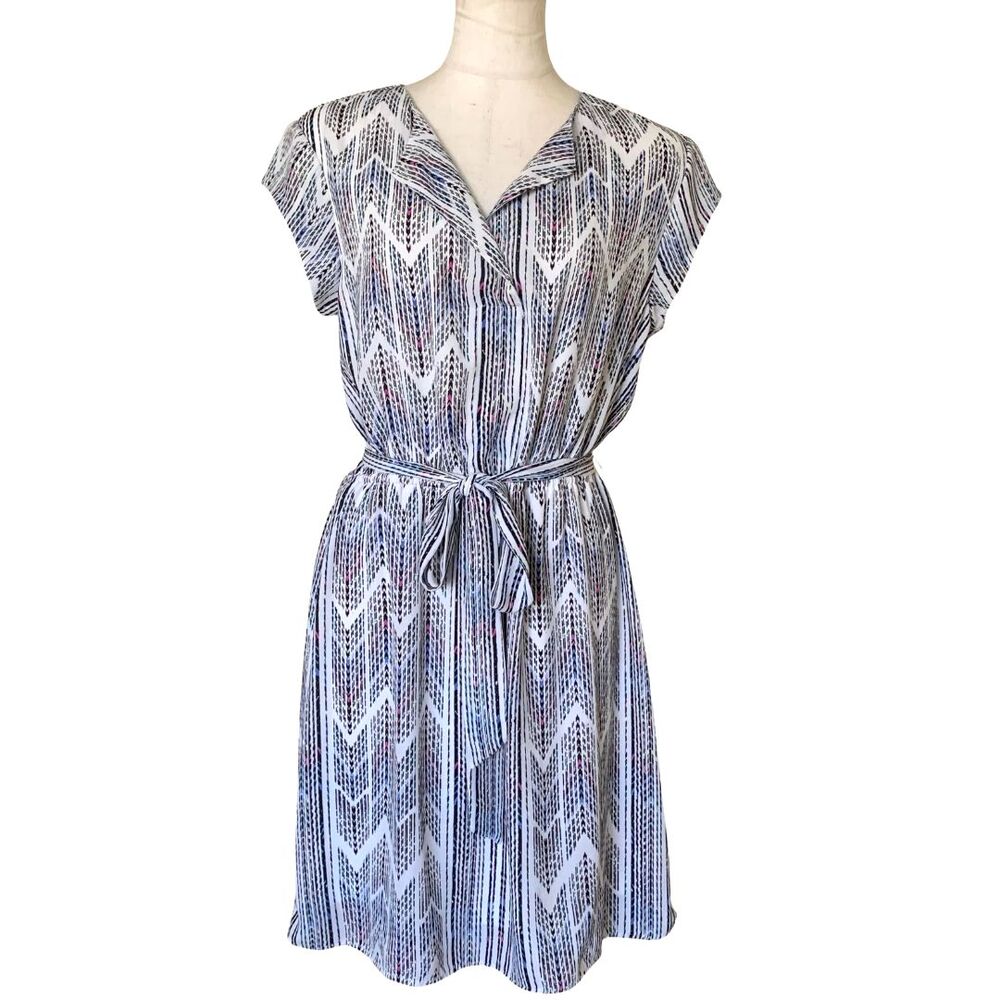 DR2 Chevron Print Belted Dress Size S Stretch Waist Short Sleeve Knee Length